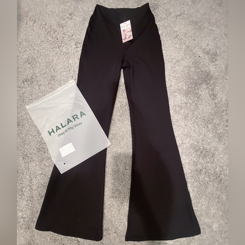 HALARA Crossover High Waisted Back Pocket Super Flare Leggings Size S/Regular